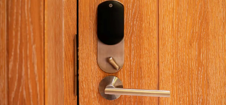 Automatic Locking Door Knob Canyon Lake